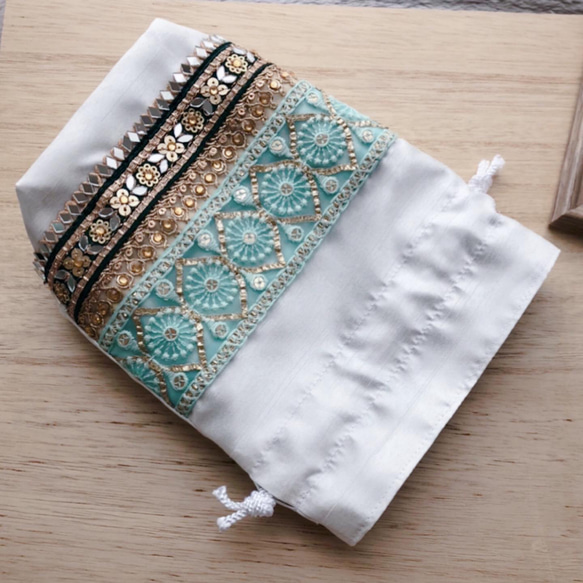 【luxury pouch G】インド刺繍　巾着ポーチ　リゾート 3枚目の画像