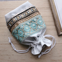 【luxury pouch G】インド刺繍　巾着ポーチ　リゾート 2枚目の画像