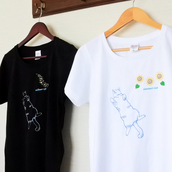 へそ天猫の刺繍Tシャツセット／ひまわり＆星空／白・黒半袖Tシャツ 2枚目の画像