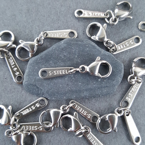 [4pcs] オール サージカルステンレス カニカン S.STEEL刻印プレート  ニッケルフリー 3枚目の画像