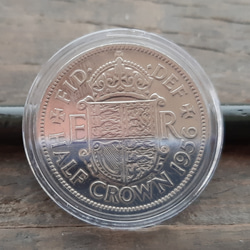 イギリス 英国 古銭 エリザベス2nd　 ハーフ クラウン コイン 1956年 昭和31年 32mm 14g 1枚目の画像