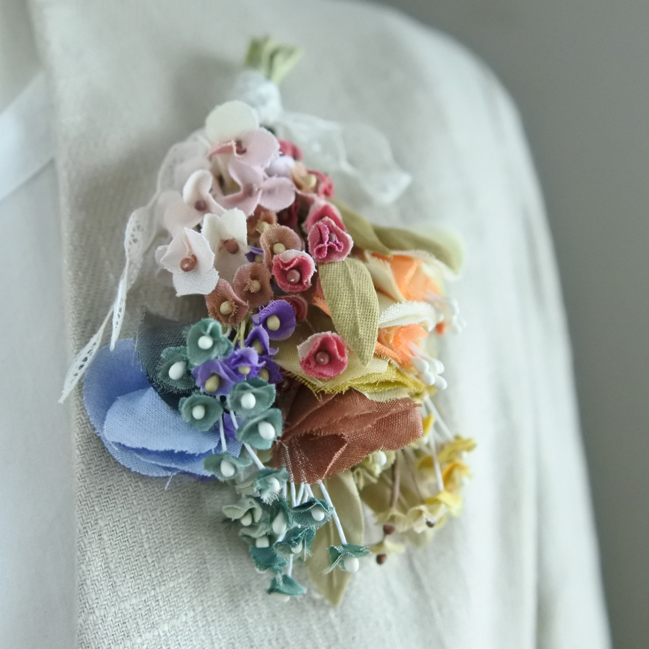 小花ミックス　スワッグ風コサージュ
