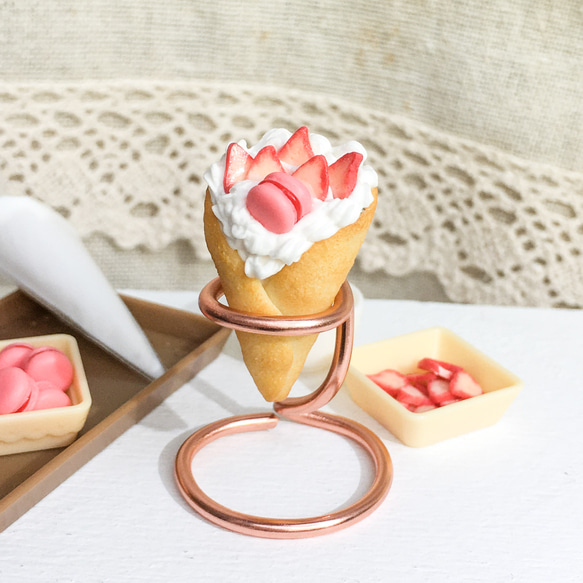 草莓馬卡龍可麗餅 耳環 單支 甜點飾品 五片草莓 第4張的照片