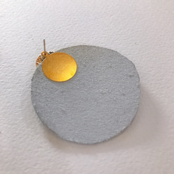 gold moon leather round pierce 6枚目の画像