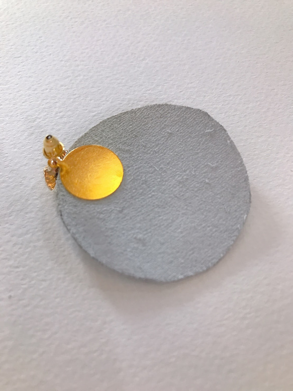 gold moon leather round pierce 7枚目の画像