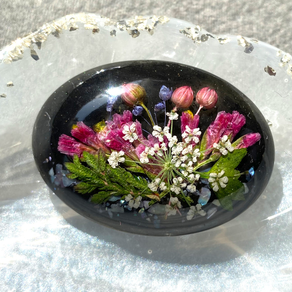 レースフラワーとピンクの小花達（ヘアゴムorブローチ） 2枚目の画像