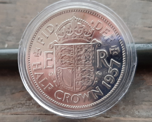 イギリス 英国 古銭 エリザベス2nd ハーフ クラウン コイン 1957