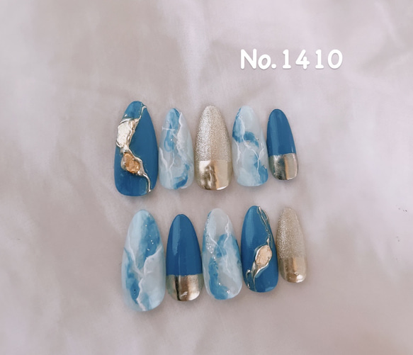 No.1410 ネイルチップ　ニュアンス　ブルー　青　アクセサリーネイル　ミラー　シルバー　 1枚目の画像