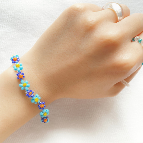 フラワービーズブレスレット(青、水色、オレンジ) ビーズアクセサリー