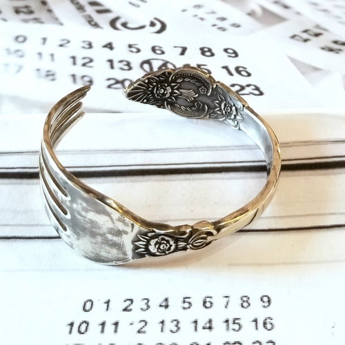 アンティーク フォークバングル バングル・リストバンド O;R 通販