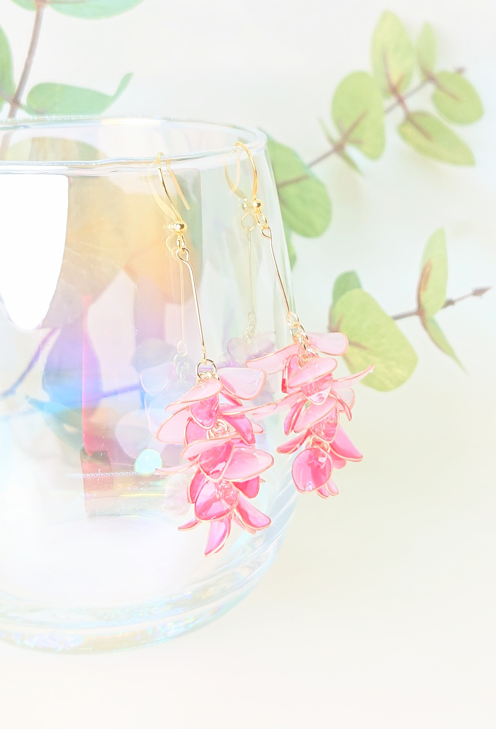 再販まつり✨嬉しい オマケ 付き✨ うる艶 軽い 藤ピアス 藤イヤリング くすみピンク 上品 キレイめ 透明感