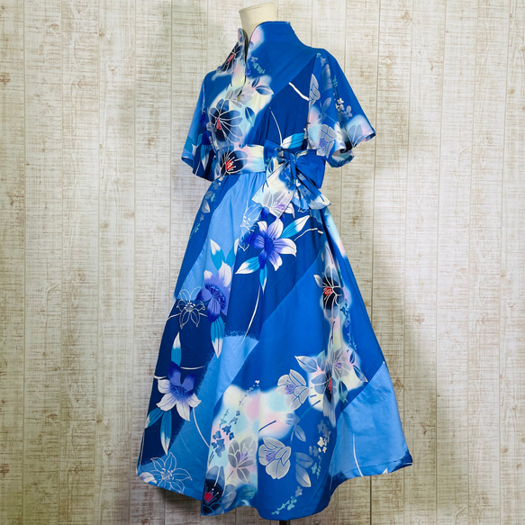 ブルー系2種類の花柄浴衣立ち襟＆フレアー袖テントライン・美