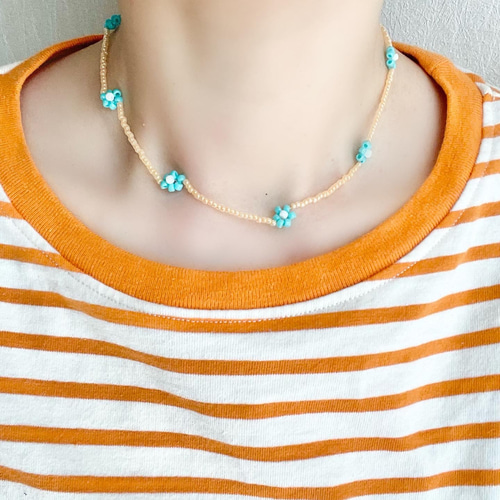 選べる】お花のビーズネックレス ネックレス・ペンダント めぐみの手