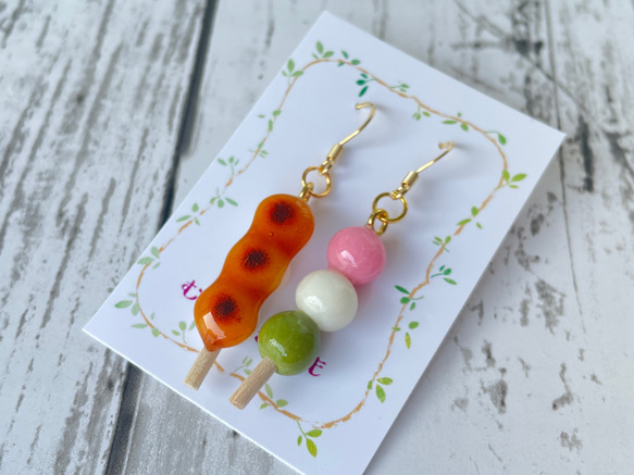 《受注生産》みたらし団子と三色団子のピアス　フェイクスイーツ 2枚目の画像