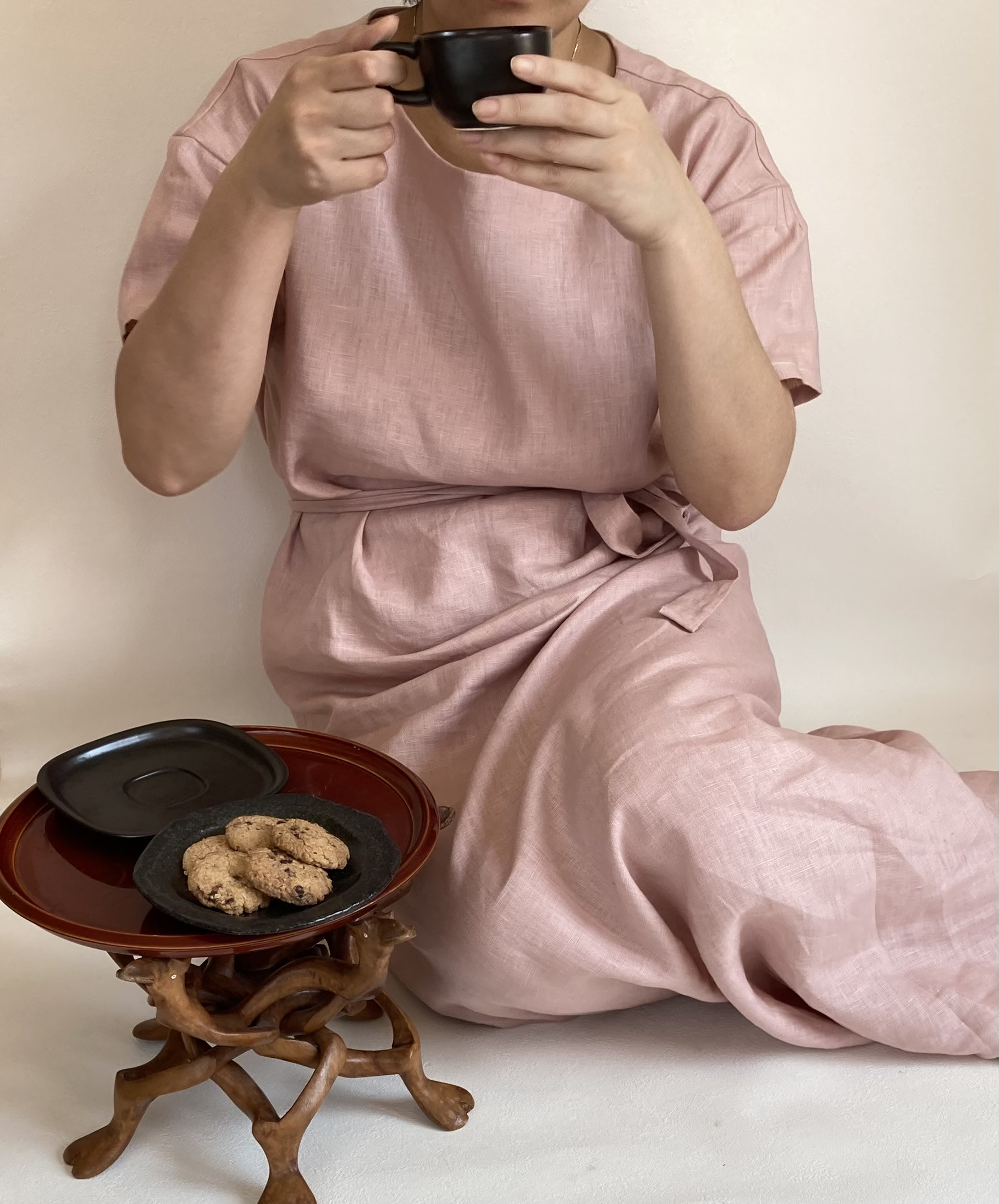 麻/リネン100％涼しいゆったり腰紐ワンピース（ピンク・黄・山吹・紺・白・黒/半袖）