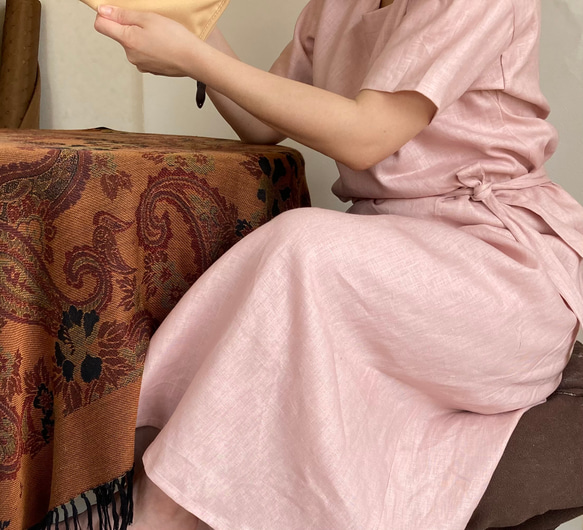 麻/リネン100％涼しいゆったり腰紐ワンピース（ピンク・黄・山吹・紺・白・黒/半袖） 3枚目の画像