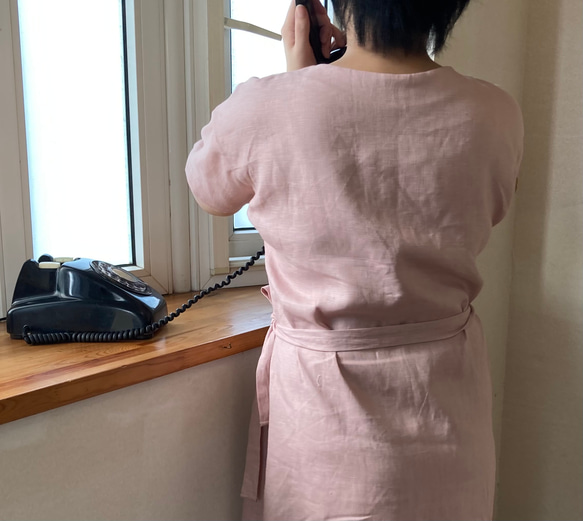 麻/リネン100％涼しいゆったり腰紐ワンピース（ピンク・黄・山吹・紺・白・黒/半袖） 7枚目の画像
