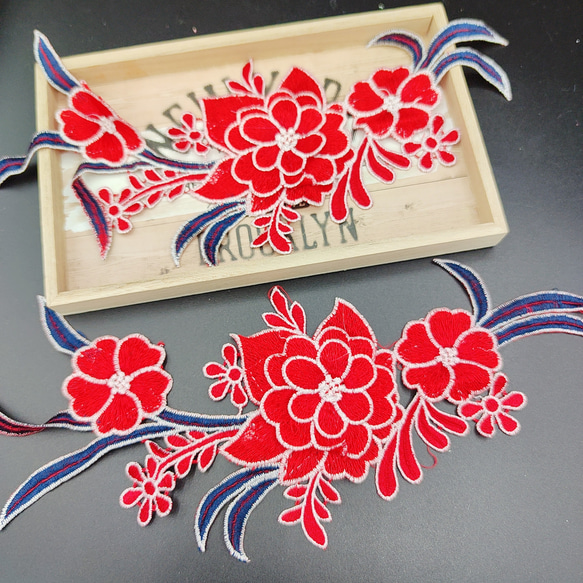 品番YZ1122 レッド 刺繍 花 パーツ モチーフ 2枚 花 生地 生地