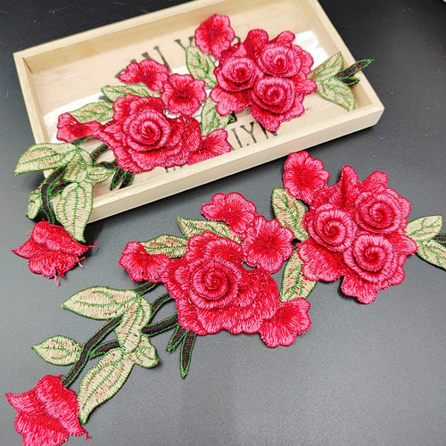 C品番YZ1118lr 花 刺繍 ケミカルモチーフ 2枚 薔薇 飾り レース
