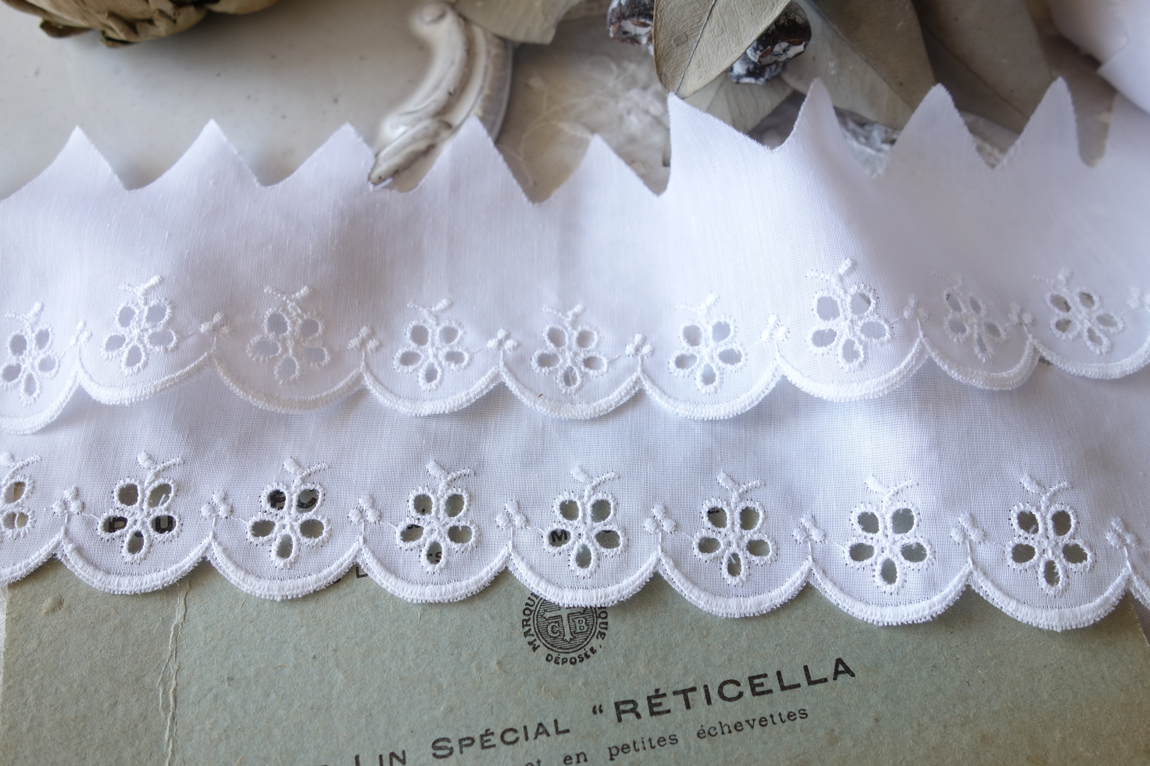 フランス 50㎝ アンティークカットワーク刺繍 B500 ホワイト レース