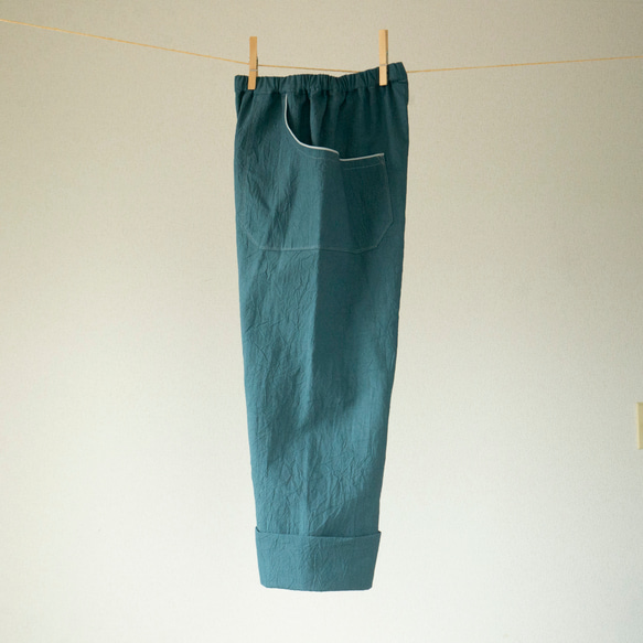 長く着れる子供服／青緑色のゆったりストレートパンツ（120cm〜140cmくらい）／コットン100% 7枚目の画像