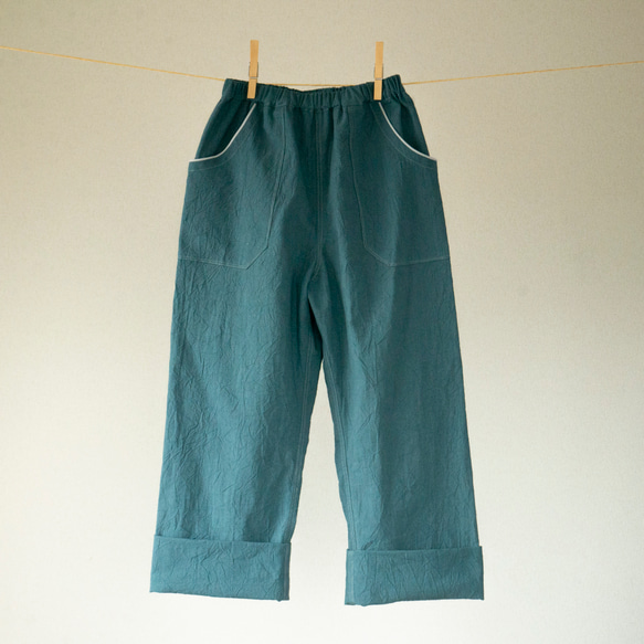 長く着れる子供服／青緑色のゆったりストレートパンツ（120cm〜140cmくらい）／コットン100% 6枚目の画像