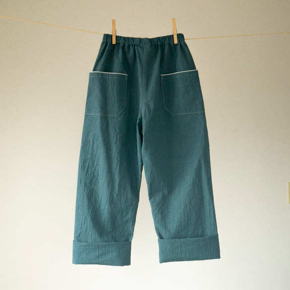 長く着れる子供服／青緑色のゆったりストレートパンツ（120cm〜140cmくらい）／コットン100% 8枚目の画像