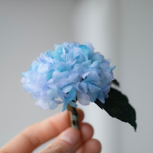 帽子コサージュ　あじさい　冬の紫陽花　染め布花　雨上がりの庭 帽子コサージュあじさい染め布花冬の紫陽花雨上がりの庭