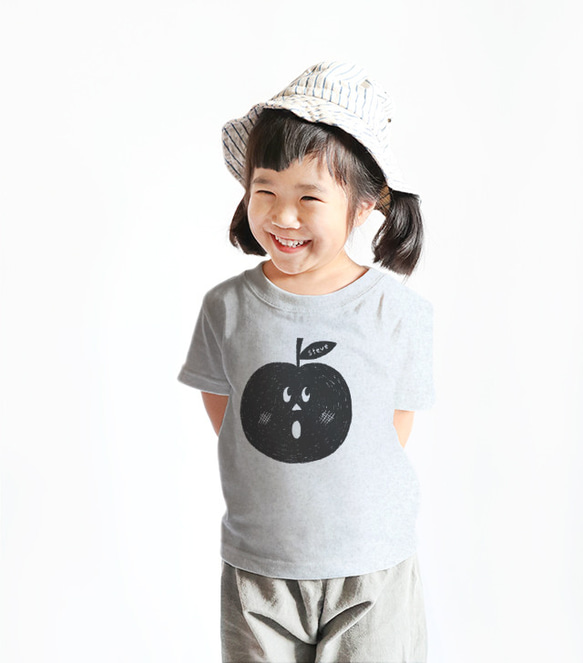 Kids 名前入り 名入れ Ｔシャツ 半袖（りんごの気持ち） 2枚目の画像