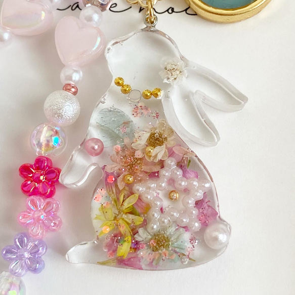 ハンドメイド＊レジン うさぎ キーホルダー 花 ドライフラワー 星