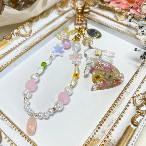 ハンドメイド*レジン うさぎ キーホルダー 花 ドライフラワー ハンドメイド*レジン うさぎ キーホルダー 花 ドライフラワー