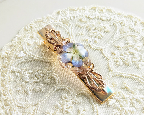 レジンヘアゴムネモフィラキラキラ花畑ブレスレット