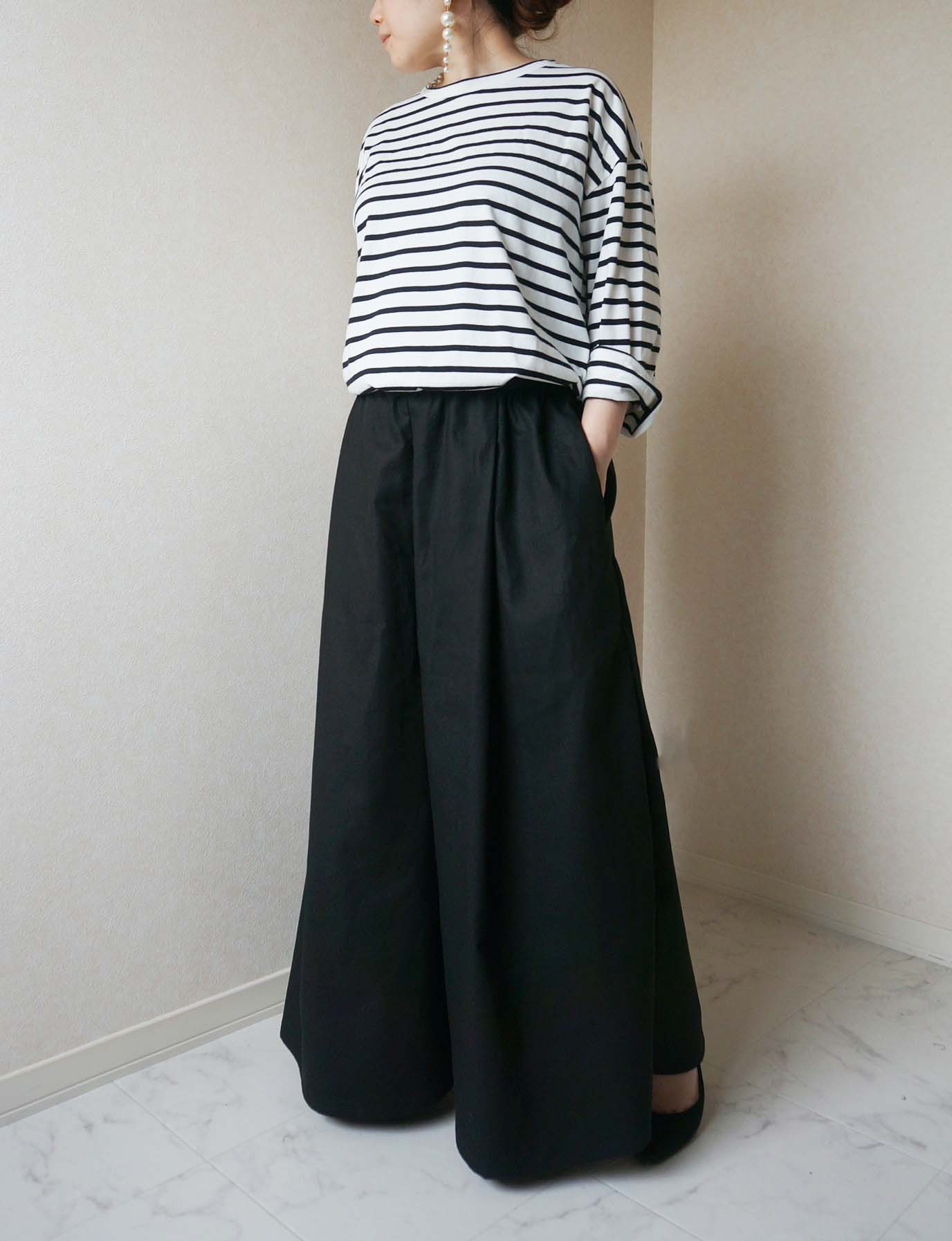 ブラックタックワイドパンツ