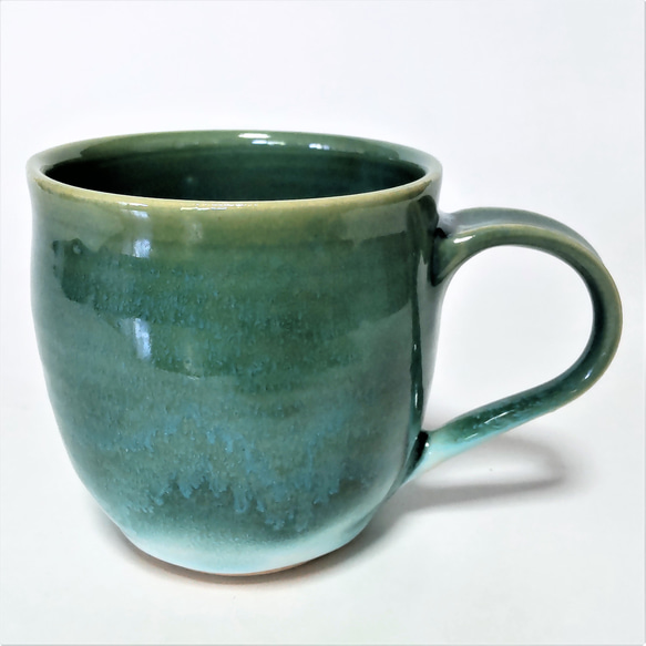 エメラルドグリーンのマグカップ（大きめ） 3枚目の画像