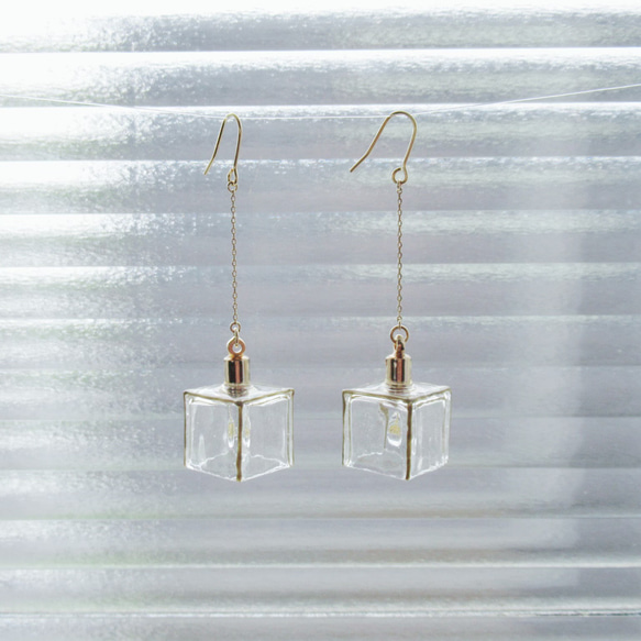 【再販7】微発光ランプシェードピアス(イヤリング)【特集掲載作品】 4枚目の画像