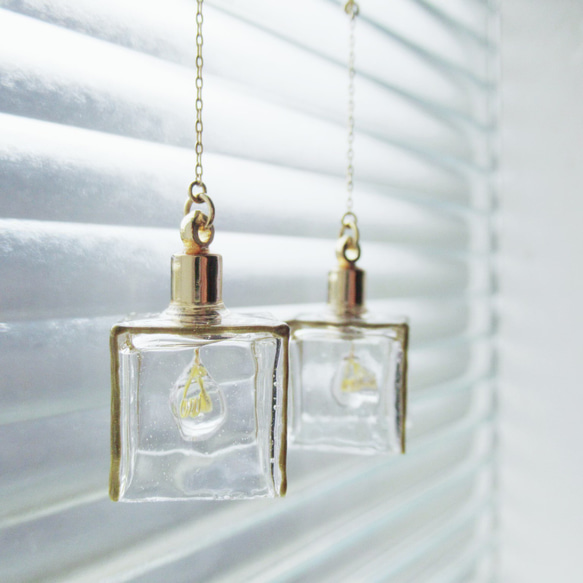 【再販7】微発光ランプシェードピアス(イヤリング)【特集掲載作品】 2枚目の画像