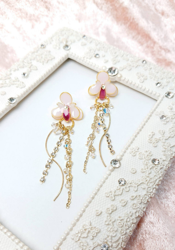 再販まつり✨嬉しい オマケ 付き✨ 胡蝶蘭ピアス 胡蝶蘭イヤリング