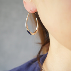 扭紋圈形耳環（銀色） 第1張的照片