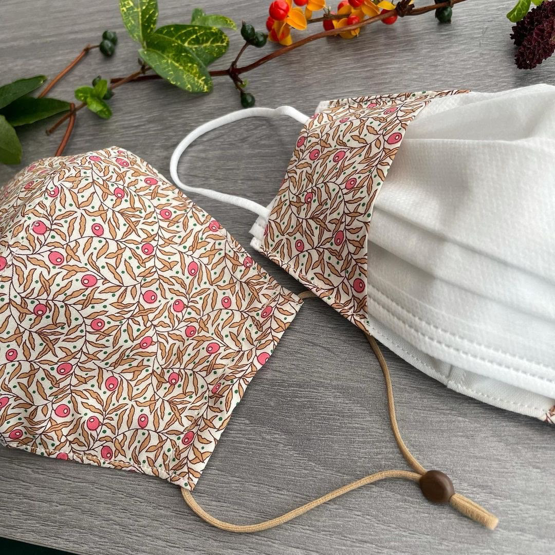 Agogopresbyhospital - 不織布が見える リバティ マスクカバー  