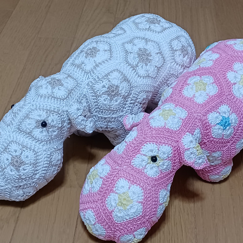 ピンクのカバのぬいぐるみ 作家 ハンドメイド け