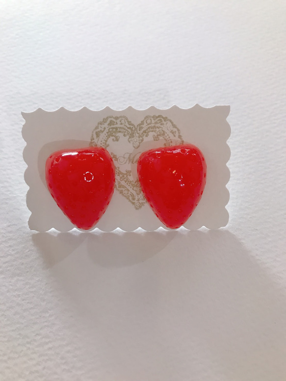 strawberry earrings 3枚目の画像