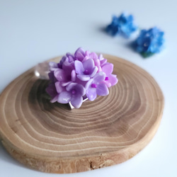 雨上がりの紫陽花×天然石ブローチ【パープル】 5枚目の画像