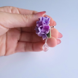 雨上がりの紫陽花×天然石ブローチ【パープル】 7枚目の画像