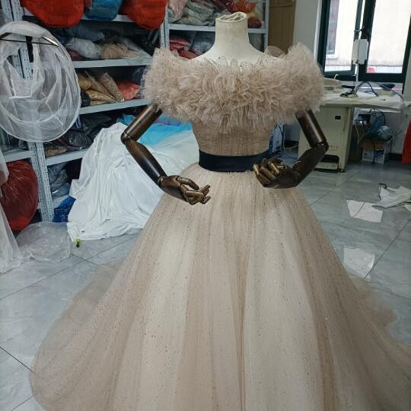 カラードレスシャンパン色 ソフトチュール ロングトレーン 取り外しオフショルダー 結婚式/披露宴 二次会 レース、糸 T1944508438(14995円)