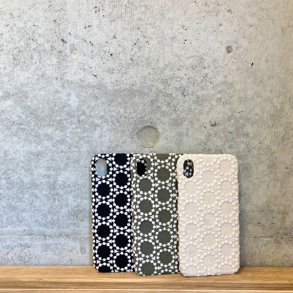 スマホショルダー対応　サークル刺繍レース　iPhoneケース 4枚目の画像