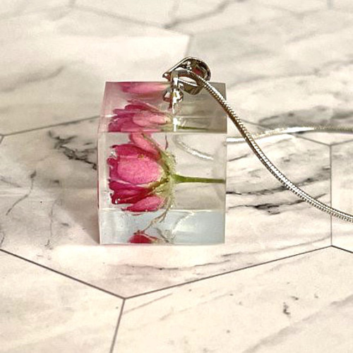 本物の薔薇のスネイクチェーンネックレス/レジンフラワーアクセサリー