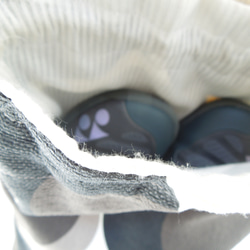モノトーン・大きな水玉の巾着:大人のシューズケース・お着替え袋にも：受注製作です 6枚目の画像