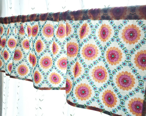 コットンのカフェカーテン、目隠し 縦約31cm×横約109cm (北欧