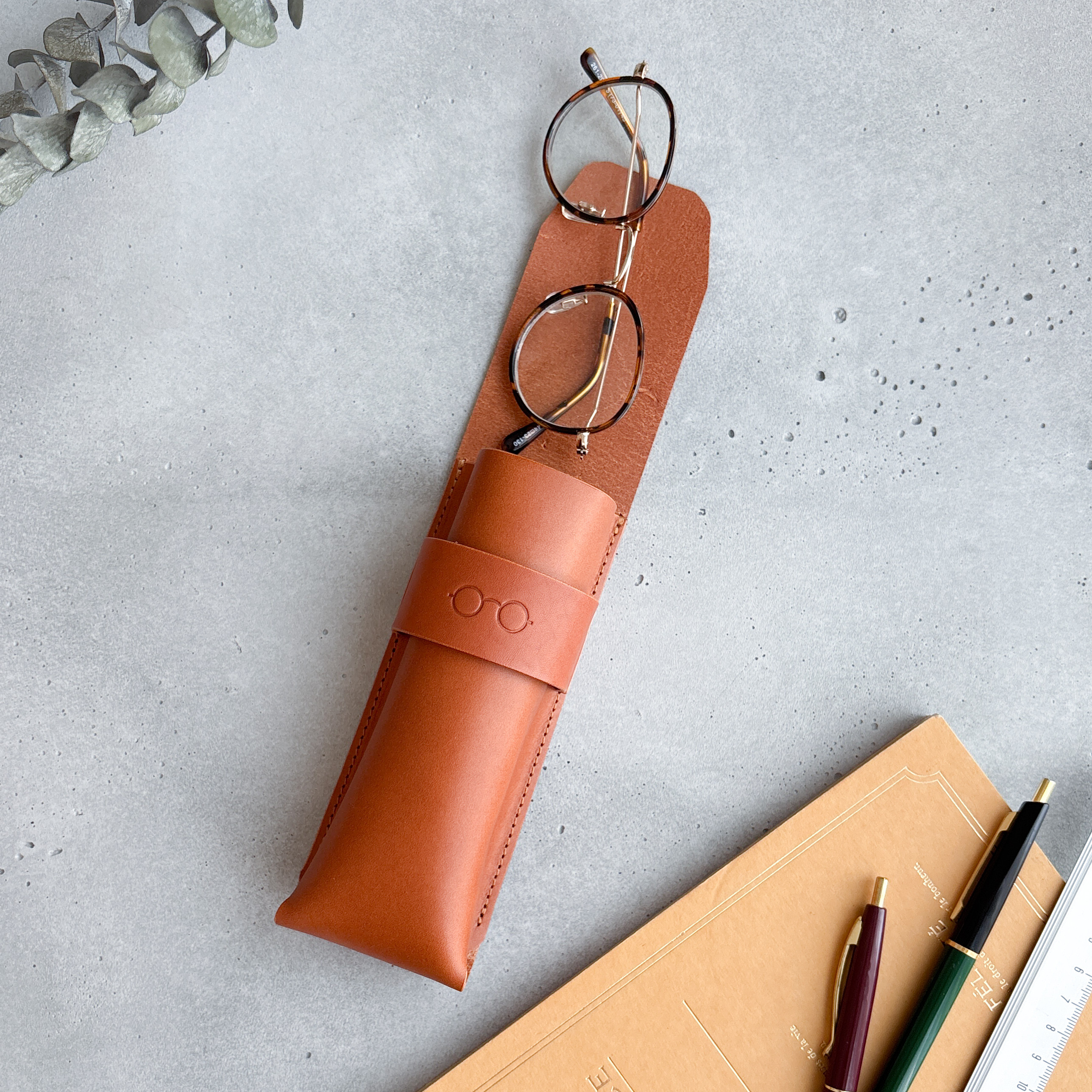 ″大人メガネケース″ コニャック　イタリアンレザー　眼鏡ケース　敬老の日　革婚式　名入れ　刻印　クリスマス