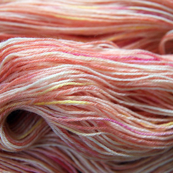 靴下やモチーフ編みにぴったり♪毛糸ウール100％（中細）100ｇかせ 3枚目の画像